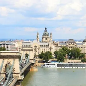 Hotel Nh Collection Center, Budapesta